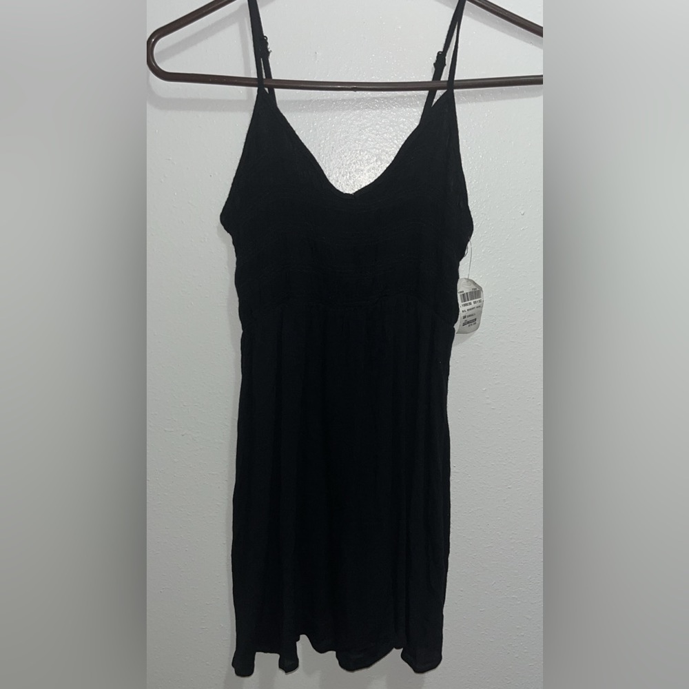 NWT CUTE FLOWY DRESS